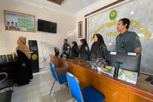 Panmud Hukum Pengadilan Agama Sidikalang Bawakan Morning Briefing Petugas PTSP.
